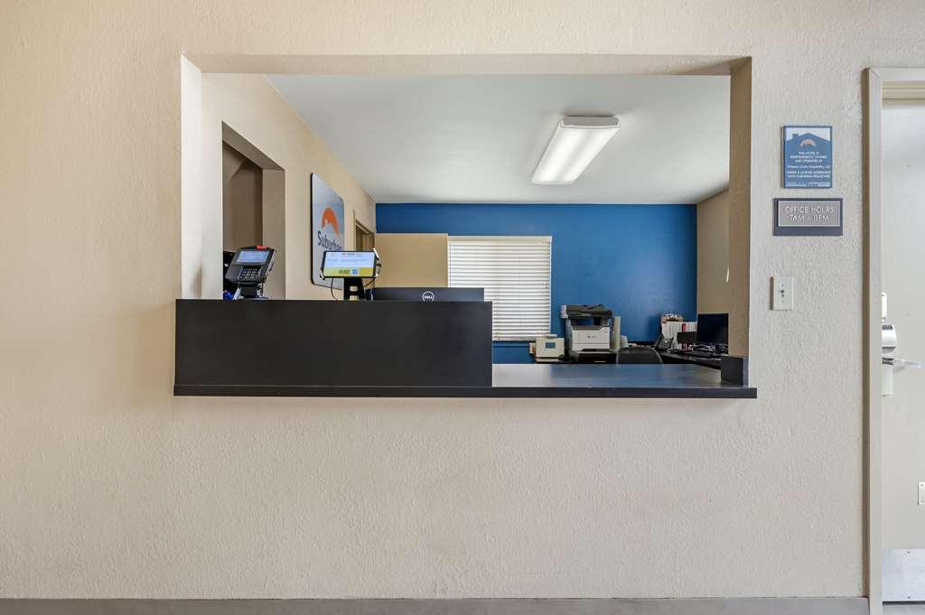 Suburban Studios Louisville East Intérieur photo