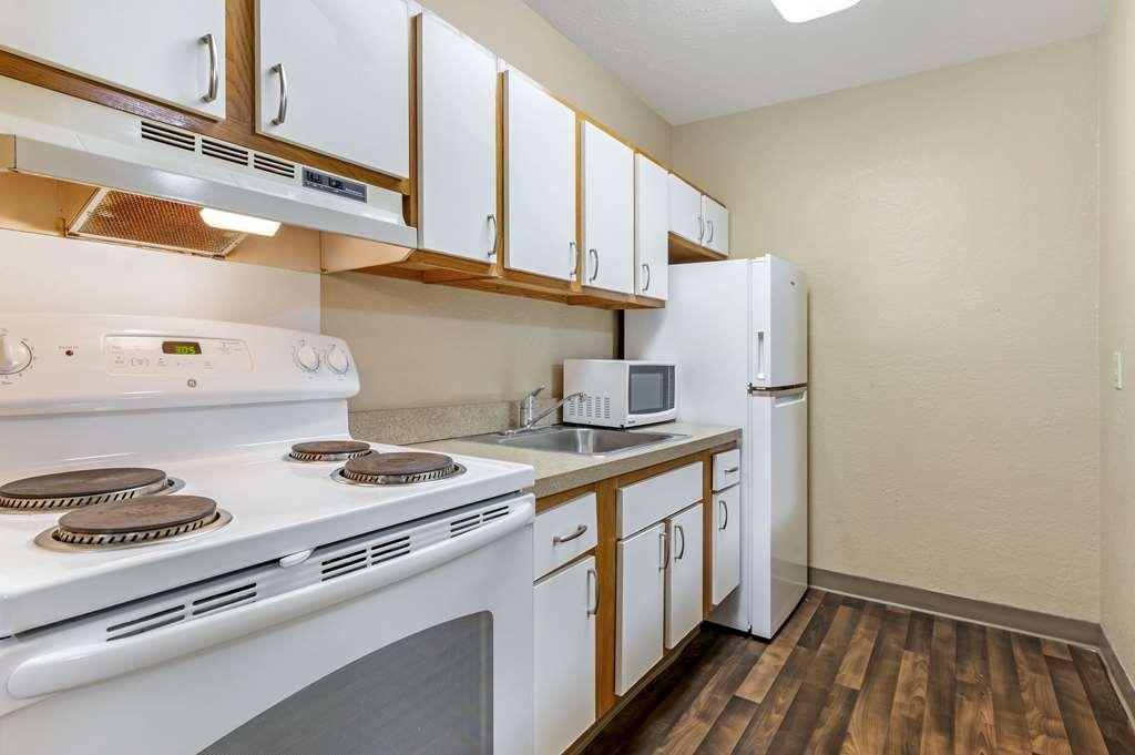 Suburban Studios Louisville East Chambre photo