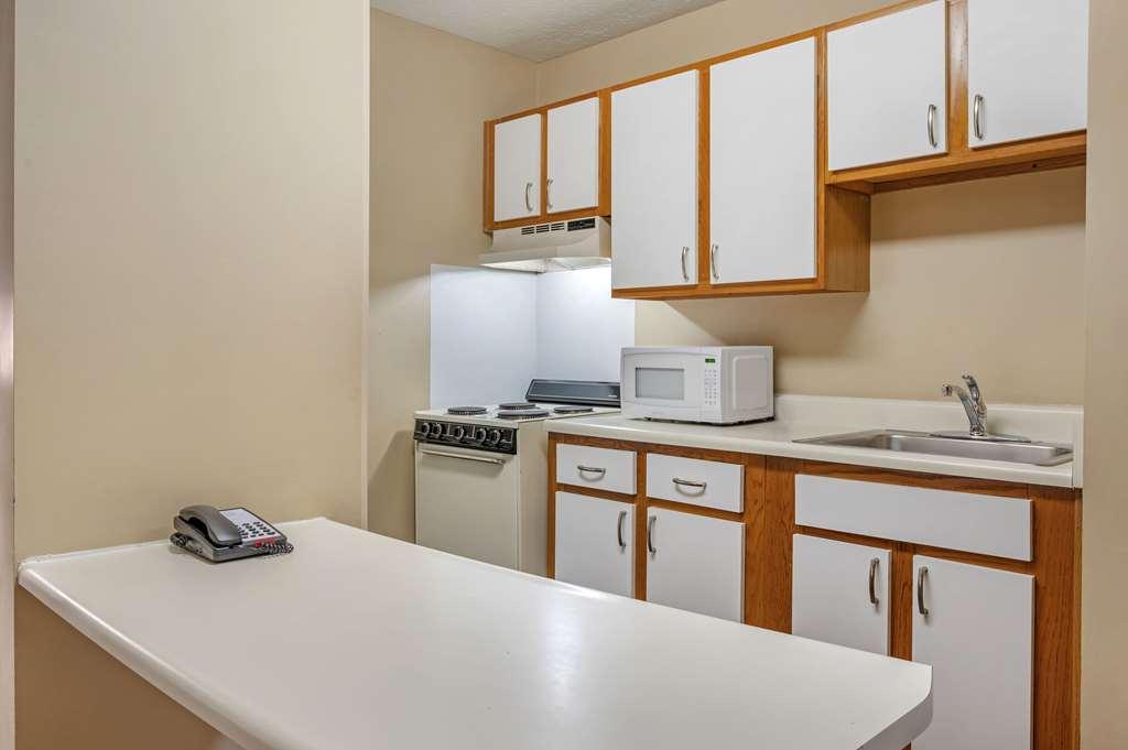 Suburban Studios Louisville East Chambre photo