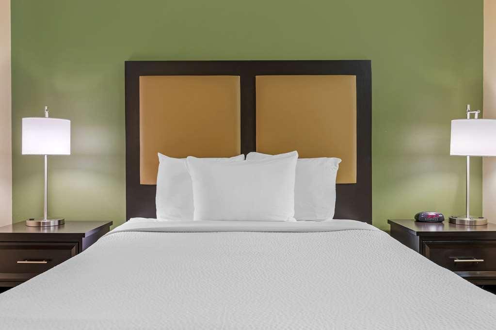 Suburban Studios Louisville East Chambre photo